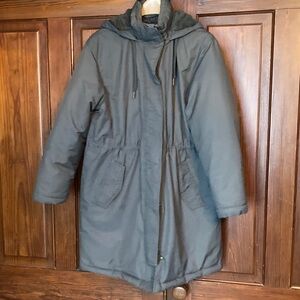 Universal Thread Women’s Long Gray Parka Hooded Zip Puffer Jacket Size Large